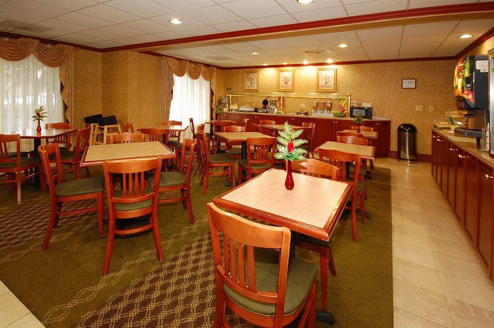 Quality Suites Pineville - Charlotte Εστιατόριο φωτογραφία